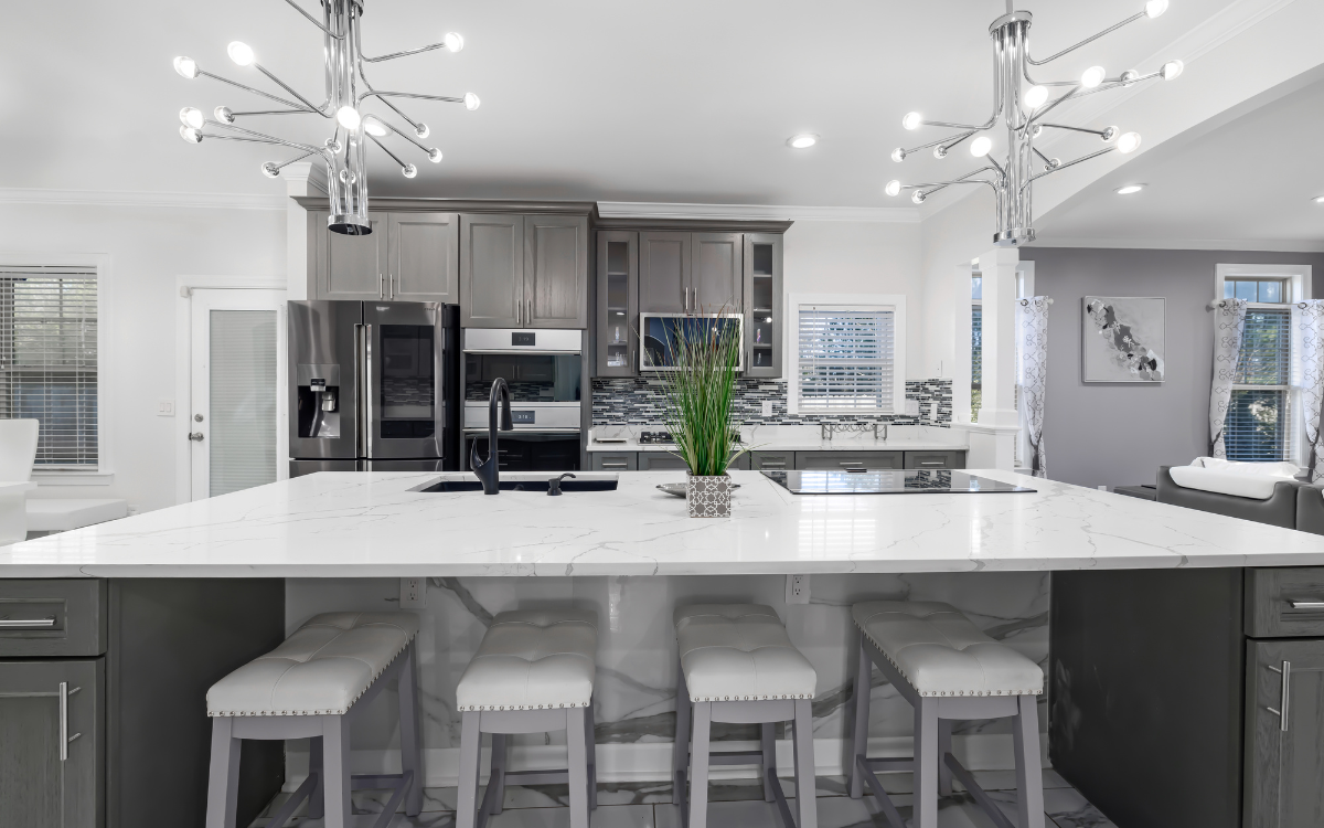 cocina reformada en Sabadell con isla central