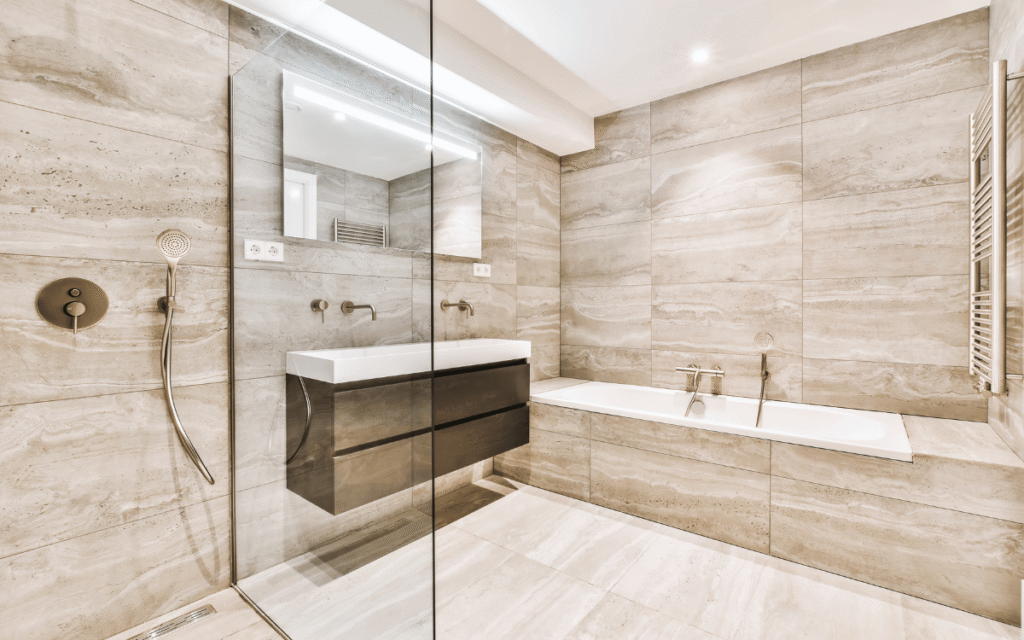 detalle de muebles suspendidos en reformas de baños minimalistas